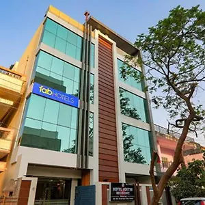 Fabhotel Super 3 Premium Hotel
